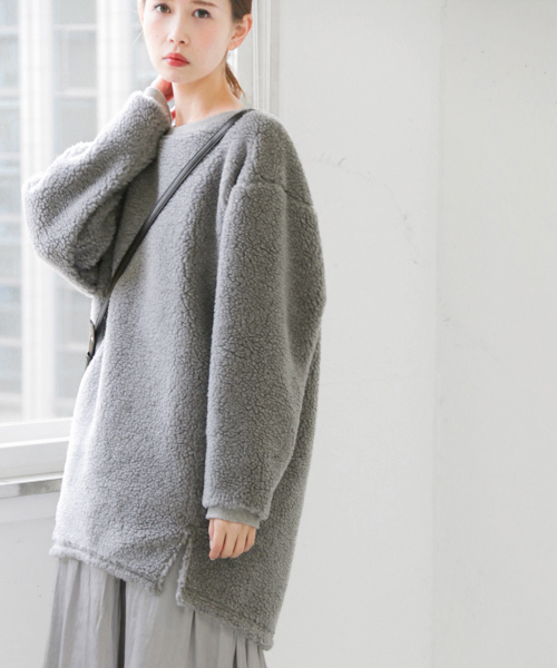 KBF（ケイビーエフ）の「KBF WEB限定 ボアチュニック（Tシャツ/カットソー・レディース・ベージュ系その他/ブラック/グレー・ONE）」の3枚目の写真