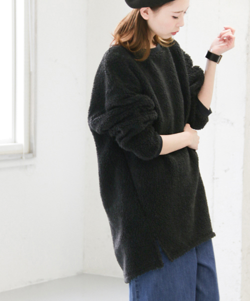 KBF（ケイビーエフ）の「KBF WEB限定 ボアチュニック（Tシャツ/カットソー・レディース・ベージュ系その他/ブラック/グレー・ONE）」の2枚目の写真