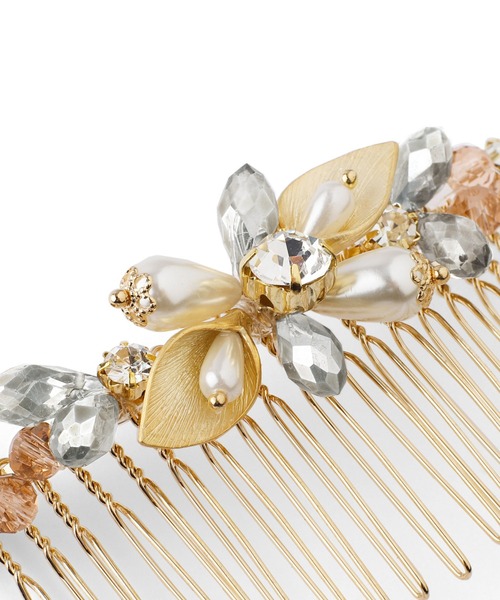 ANEMONE（アネモネ）の「カットビジューとパールのボタニカルラインコーム（その他ヘアアクセサリー・レディース・ゴールド/ホワイト・FREE）」の5枚目の写真