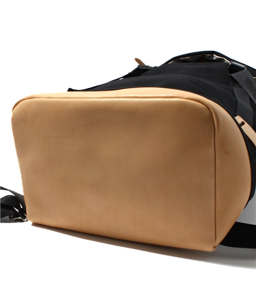 BEAUTY&YOUTH UNITED ARROWS（ビューティーアンドユースユナイテッドアローズ）の「BY キャンバス マウンテン リュック§◇（バックパック/リュック・メンズ・ブラック/オレンジ/ネイビー/ベージュ/イエロー・FREE）」の8枚目の写真