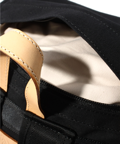 BEAUTY&YOUTH UNITED ARROWS（ビューティーアンドユースユナイテッドアローズ）の「BY キャンバス マウンテン リュック§◇（バックパック/リュック・メンズ・ブラック/オレンジ/ネイビー/ベージュ/イエロー・FREE）」の15枚目の写真