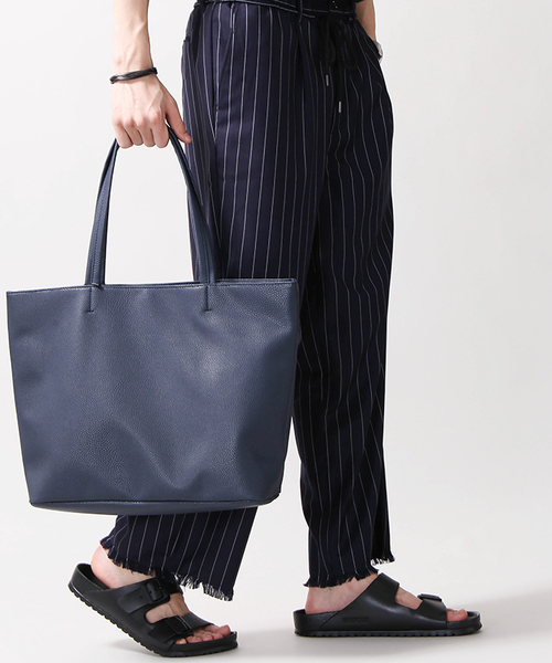 WEGO（ウィゴー）の「WEGO/カラーフェイクレザートートバッグ（トートバッグ・メンズ・ターコイズブルー/イエロー/ネイビー/カーキ/ブラック/レッド/ホワイト/ブラウン/ダークブラウン・FREE）」の7枚目の写真