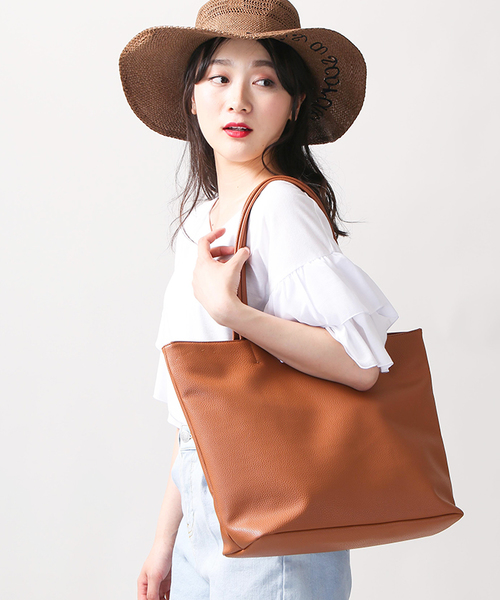 WEGO（ウィゴー）の「WEGO/カラーフェイクレザートートバッグ（トートバッグ・メンズ・ターコイズブルー/イエロー/ネイビー/カーキ/ブラック/レッド/ホワイト/ブラウン/ダークブラウン・FREE）」の5枚目の写真