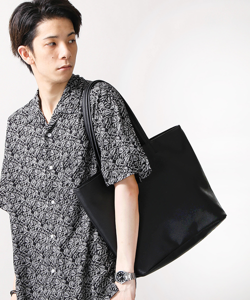 WEGO（ウィゴー）の「WEGO/カラーフェイクレザートートバッグ（トートバッグ・メンズ・ターコイズブルー/イエロー/ネイビー/カーキ/ブラック/レッド/ホワイト/ブラウン/ダークブラウン・FREE）」の3枚目の写真