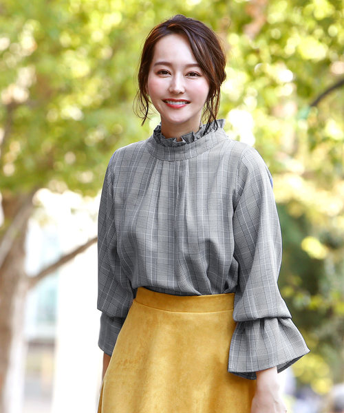 KOBE LETTUCE（コウベレタス）の「[無地/グレンチェック柄]バックリボンデザインフリルカラーキャンディースリーブブラウス/レディーストップス/神戸レタス[C2911]（シャツ/ブラウス・レディース・ボルドー/マスタード/グレー系その他/ホワイト系その他/ブラック系その他/イエロー/ピンク/オフホワイト/ネイビー/ブラック系その他2/グレー系その他2・FREE）」の5枚目の写真
