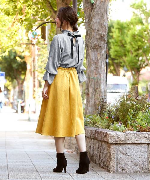 KOBE LETTUCE（コウベレタス）の「[無地/グレンチェック柄]バックリボンデザインフリルカラーキャンディースリーブブラウス/レディーストップス/神戸レタス[C2911]（シャツ/ブラウス・レディース・ボルドー/マスタード/グレー系その他/ホワイト系その他/ブラック系その他/イエロー/ピンク/オフホワイト/ネイビー/ブラック系その他2/グレー系その他2・FREE）」の12枚目の写真