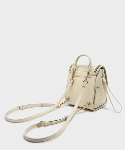 CHARLES & KEITH(チャールズ & キース)の「チェーンディテールプッシュロックショルダーバッグ / CHAIN-DETAIL PUSH-LOCK SHOULDER BAG(ショルダーバッグ・レディース・ブラック/ホワイト系その他・M)」の4枚目の写真