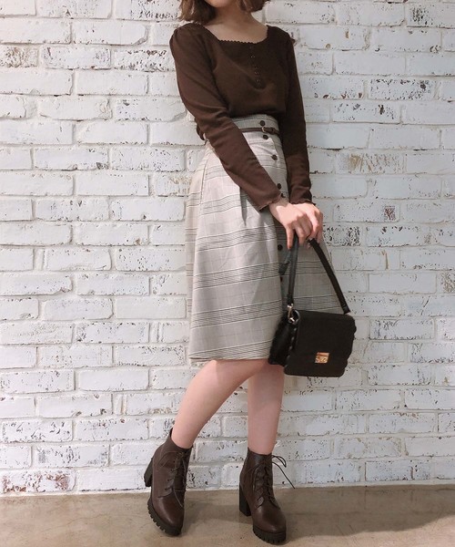 one after another NICE CLAUP(ワンアフターアナザーナイスクラップ)の「レース付サーマルトップス(Tシャツ/カットソー・レディース・ダークブラウン/ベージュ/アイボリー/グレー系その他・FREE)」の7枚目の写真