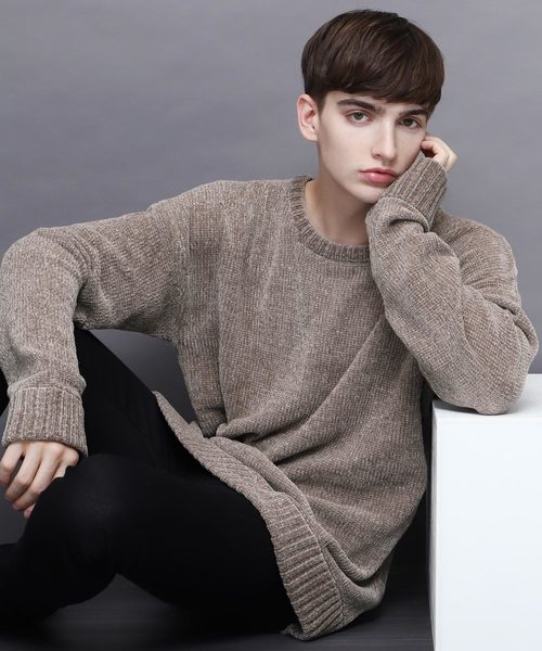 EMMA CLOTHES(エマクローズ)の「シェニールモールクルーネックニット(ニット/セーター・メンズ・ブラック/グレー/ブルー/ワイン・M/L)」の3枚目の写真