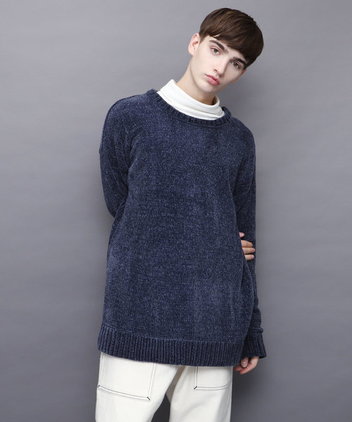 EMMA CLOTHES(エマクローズ)の「シェニールモールクルーネックニット(ニット/セーター・メンズ・ブラック/グレー/ブルー/ワイン・M/L)」の4枚目の写真