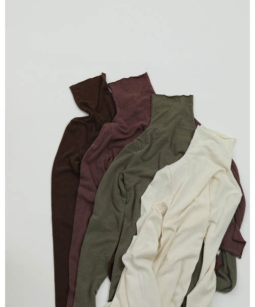 TODAYFUL(トゥデイフル)の「ソフトタッチタートルトップス(Tシャツ/カットソー・レディース・オフホワイト/モスグリーン/チョコ/バーガンディー・FREE)」の13枚目の写真