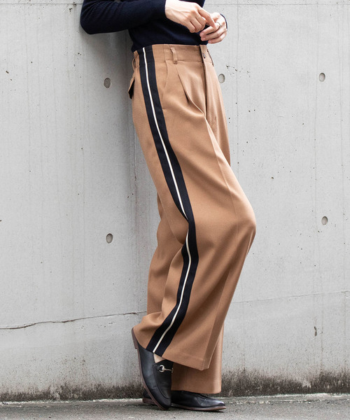 miniyu（ミニュウ）の「LaSRIC/サイドラインワイドパンツ（その他パンツ・レディース・ライトグレー/カーキ/グリーン/キャメル・MEDIUM）」の6枚目の写真