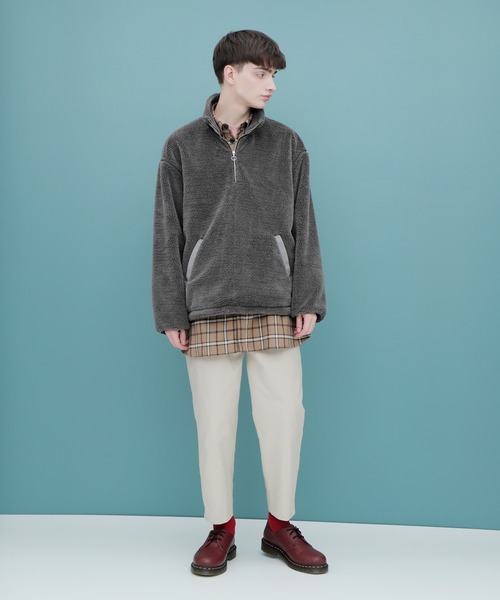 EMMA CLOTHES(エマクローズ)の「ボアフリース ハーフジップ プルオーバー【ファッションインフルエンサーろむし×EMMA CLOTHES 限定コラボ】(ブルゾン・メンズ・ベージュ/グレー・M/L)」の12枚目の写真
