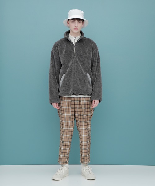 EMMA CLOTHES(エマクローズ)の「ボアフリース ハーフジップ プルオーバー【ファッションインフルエンサーろむし×EMMA CLOTHES 限定コラボ】(ブルゾン・メンズ・ベージュ/グレー・M/L)」の10枚目の写真
