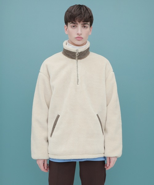 EMMA CLOTHES(エマクローズ)の「ボアフリース ハーフジップ プルオーバー【ファッションインフルエンサーろむし×EMMA CLOTHES 限定コラボ】(ブルゾン・メンズ・ベージュ/グレー・M/L)」の13枚目の写真