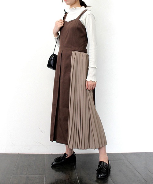 STYLEBLOCK（スタイルブロック）の「プリーツ切替ジャンパースカート（ジャンパースカート・レディース・ネイビー/ブラウン/オフホワイト/ピンク/ライトベージュ・M）」の3枚目の写真