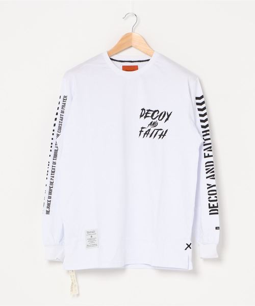 DECOY&CO.(デコイアンドシーオー)の「デコイアンドシーオー フェイスインゴッドロングスリーブTシャツ(Tシャツ/カットソー・メンズ・ホワイト/ホワイト系その他・MEDIUM/LARGE/X-LARGE)」の2枚目の写真