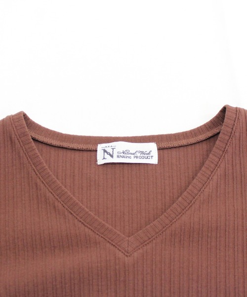 RNA-N(アールエヌエーエヌ)の「M1471 メローステッチVネックリブプルオーバー(Tシャツ/カットソー・レディース・ホワイト/スミクロ/ブラウン・MEDIUM)」の7枚目の写真