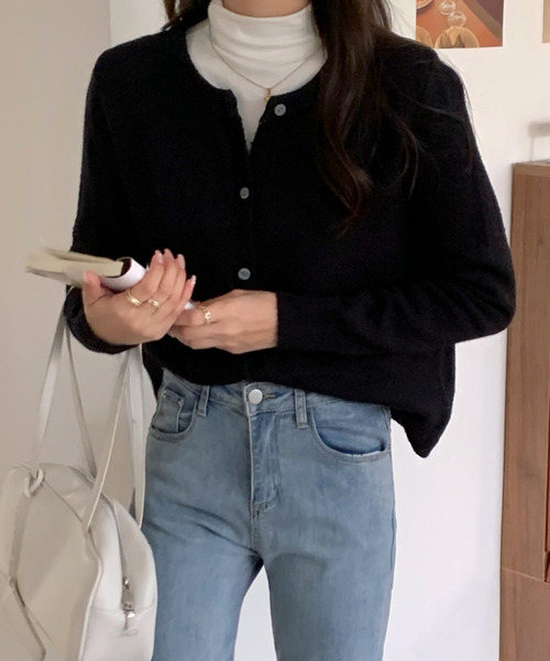 emi+（エミプラス）の「クルーネックニットカーディガン（ニット/セーター・レディース・イエロー/モカ/ブラック/パープル/グレー・M/L）」の2枚目の写真