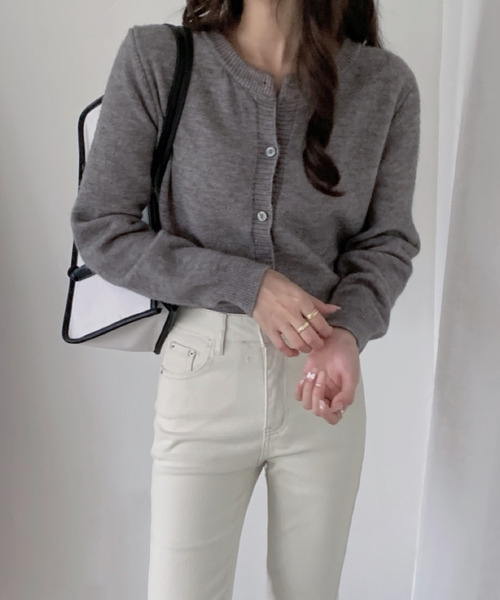 emi+（エミプラス）の「クルーネックニットカーディガン（ニット/セーター・レディース・イエロー/モカ/ブラック/パープル/グレー・M/L）」の22枚目の写真