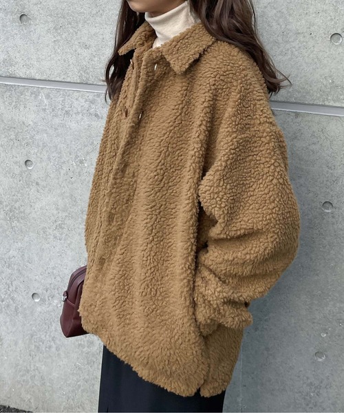 Chillfar（チルファー）の「襟付きボアジャケット（ブルゾン・レディース・ブラック/ベージュ/パープル/ブラウン/グリーン/アイボリー/ブルーグレー/キャメル・MEDIUM/LARGE）」の10枚目の写真