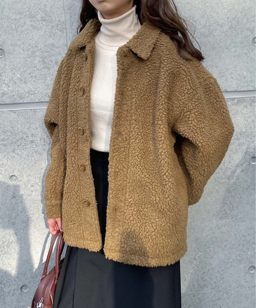 Chillfar（チルファー）の「襟付きボアジャケット（ブルゾン・レディース・ブラック/ベージュ/パープル/ブラウン/グリーン/アイボリー/ブルーグレー/キャメル・MEDIUM/LARGE）」の12枚目の写真