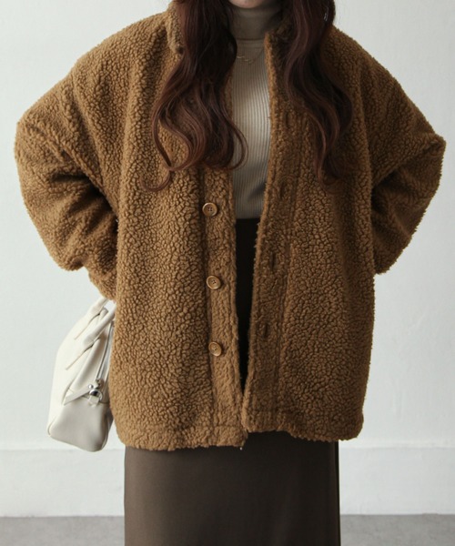 Chillfar（チルファー）の「襟付きボアジャケット（ブルゾン・レディース・ブラック/ベージュ/パープル/ブラウン/グリーン/アイボリー/ブルーグレー/キャメル・MEDIUM/LARGE）」の16枚目の写真