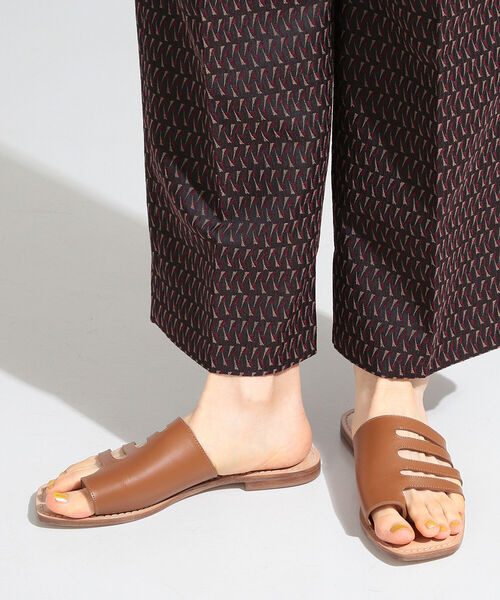 Ray BEAMS（レイビームス）の「CORSO ROMA 9 / FLAT サンダル（サンダル・レディース・ブラック/ブラウン系その他3・37/36/38/39）」の3枚目の写真