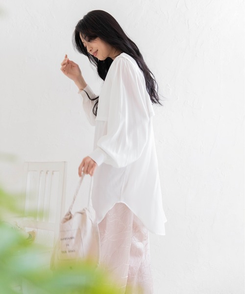 Mysa&Liina（ミーサリーナ）の「ヨークフラップブラウス（シャツ/ブラウス・レディース・ブラック/オフホワイト/ブルー/グリーン・M）」の10枚目の写真