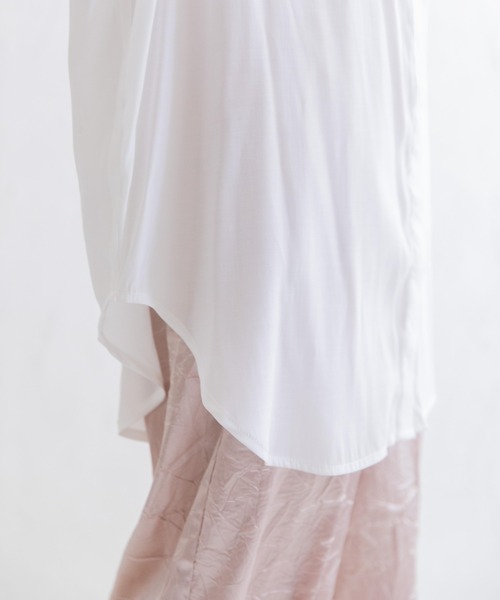 Mysa&Liina（ミーサリーナ）の「ヨークフラップブラウス（シャツ/ブラウス・レディース・ブラック/オフホワイト/ブルー/グリーン・M）」の16枚目の写真