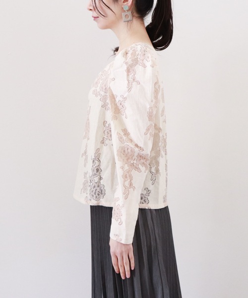 archives（アルシーヴ）の「フロントギャザーレースブラウス（Tシャツ/カットソー・レディース・ベージュ/ブラック/オフホワイト・MEDIUM）」の8枚目の写真