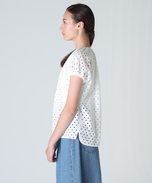 Maison de Beige（メゾンドベージュ）の「《Maison de Beige》コットンレースブラウス（シャツ/ブラウス・レディース・オフホワイト/グレイッシュブルー/カーキ・9号/7号/11号）」の11枚目の写真