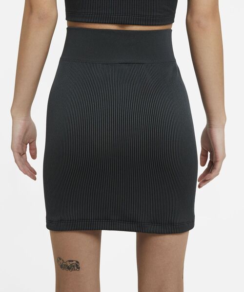 NIKE（ナイキ）の「ナイキ エア ウィメンズスカート / NIKE（スカート・レディース・ブラック・S/M/L/XL/XS）」の4枚目の写真