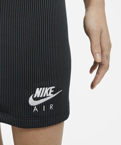 NIKE（ナイキ）の「ナイキ エア ウィメンズスカート / NIKE（スカート・レディース・ブラック・S/M/L/XL/XS）」の3枚目の写真