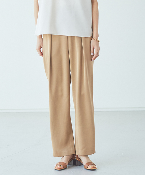 abahouse mavie(アバハウスマヴィ)の「サテンタックパンツ(その他パンツ・レディース・ベージュ/ブラック/グレイッシュブルー・38/36)」の2枚目の写真