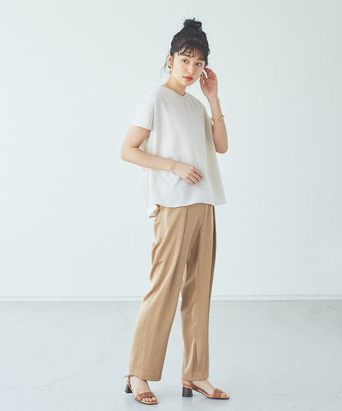 abahouse mavie(アバハウスマヴィ)の「サテンタックパンツ(その他パンツ・レディース・ベージュ/ブラック/グレイッシュブルー・38/36)」の6枚目の写真