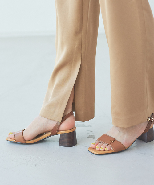 abahouse mavie(アバハウスマヴィ)の「サテンタックパンツ(その他パンツ・レディース・ベージュ/ブラック/グレイッシュブルー・38/36)」の14枚目の写真