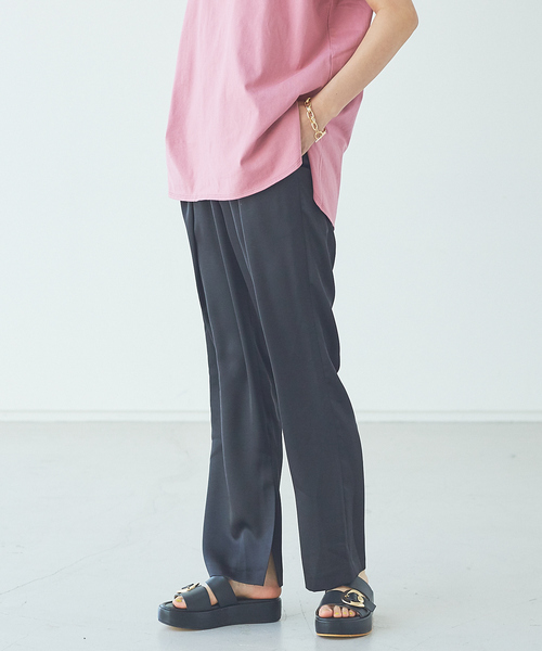 abahouse mavie(アバハウスマヴィ)の「サテンタックパンツ(その他パンツ・レディース・ベージュ/ブラック/グレイッシュブルー・38/36)」の18枚目の写真