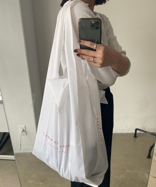 THEATRE PRODUCTS（シアタープロダクツ）の「SEA SIDE MARCHE BAG  - L -（エコバッグ/サブバッグ・レディース・ブルー/ホワイト/ブラック・FREE）」の2枚目の写真