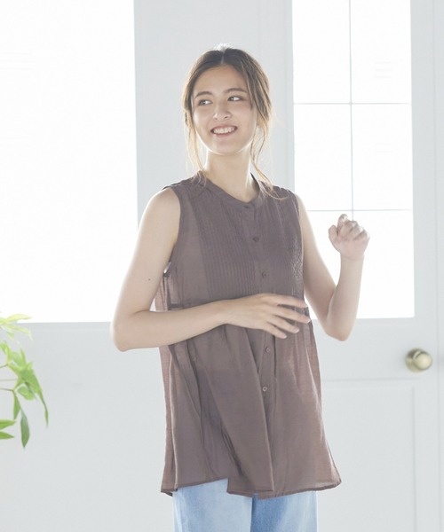 LIPSTAR（リップスター）の「【WEB別注カラーあり】シアーピンタックノースリーブブラウス（シャツ/ブラウス・レディース・オレンジ/ブラウン/オフホワイト/グリーン・M）」の14枚目の写真