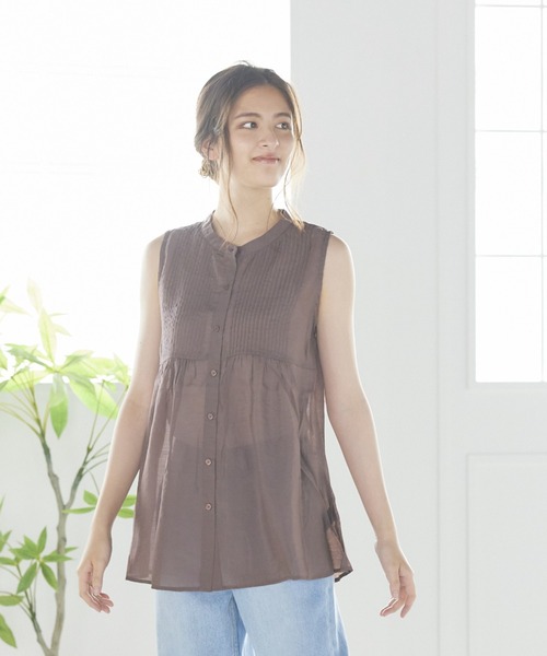 LIPSTAR（リップスター）の「【WEB別注カラーあり】シアーピンタックノースリーブブラウス（シャツ/ブラウス・レディース・オレンジ/ブラウン/オフホワイト/グリーン・M）」の20枚目の写真