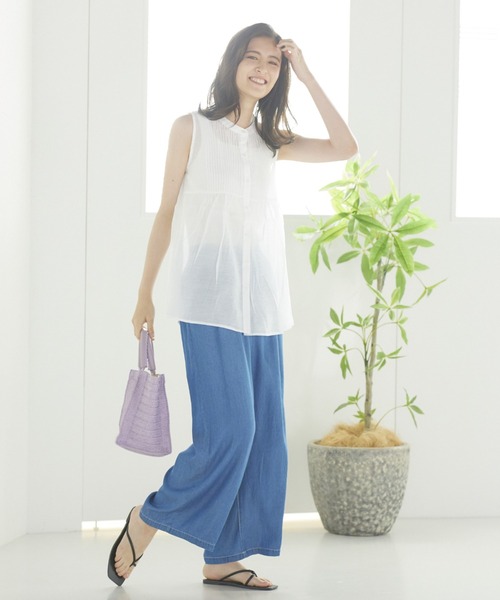 LIPSTAR（リップスター）の「【WEB別注カラーあり】シアーピンタックノースリーブブラウス（シャツ/ブラウス・レディース・オレンジ/ブラウン/オフホワイト/グリーン・M）」の21枚目の写真