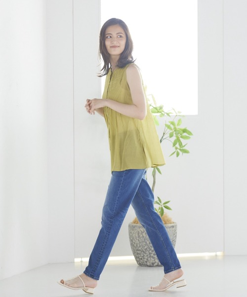 LIPSTAR（リップスター）の「【WEB別注カラーあり】シアーピンタックノースリーブブラウス（シャツ/ブラウス・レディース・オレンジ/ブラウン/オフホワイト/グリーン・M）」の9枚目の写真