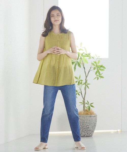 LIPSTAR（リップスター）の「【WEB別注カラーあり】シアーピンタックノースリーブブラウス（シャツ/ブラウス・レディース・オレンジ/ブラウン/オフホワイト/グリーン・M）」の10枚目の写真