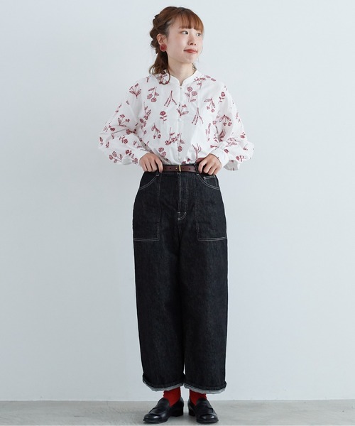 Chambre de charme お花図鑑刺繍ボタンブラウス chambre de charme（シャンブルドゥシャーム）の「cdc お花図鑑
