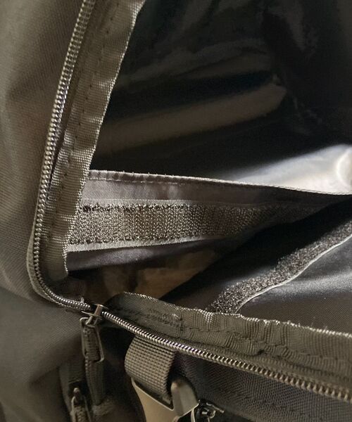 CORDURA（コーデュラ）の「◆11ポケット CORDURA(R)コーデュラ・リサイクルヘザー ロゴ刺繍バックパック（バックパック/リュック・レディース・ダークグレー/ブラック系/ブラック・99）」の9枚目の写真