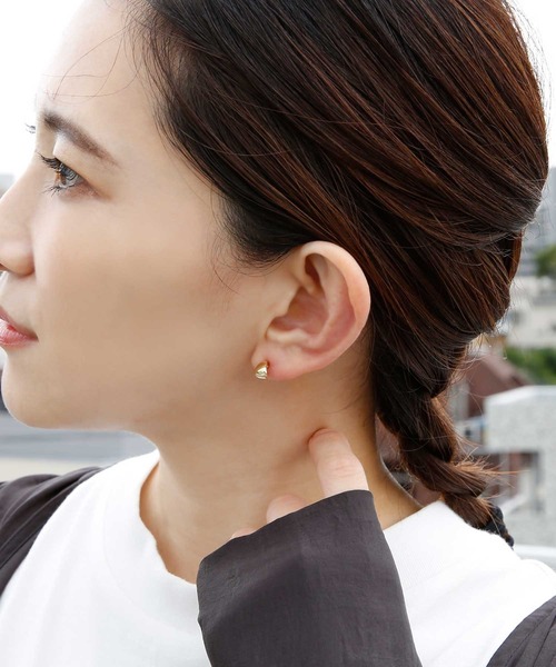 colleca la（コレカラ）の「miniループフィット・フィットドロップイヤリング（イヤリング・レディース・シルバー/ゴールド/ピンクゴールド・ﾌﾘ-）」の11枚目の写真