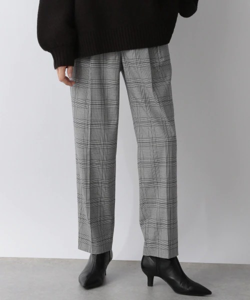 LOWRYS FARM(ローリーズファーム)の「ラクビテーパードパンツ2 959210(その他パンツ・レディース・アイボリー/ブラック/ボルドー/ブラック系その他・SMALL/MEDIUM/LARGE)」の4枚目の写真