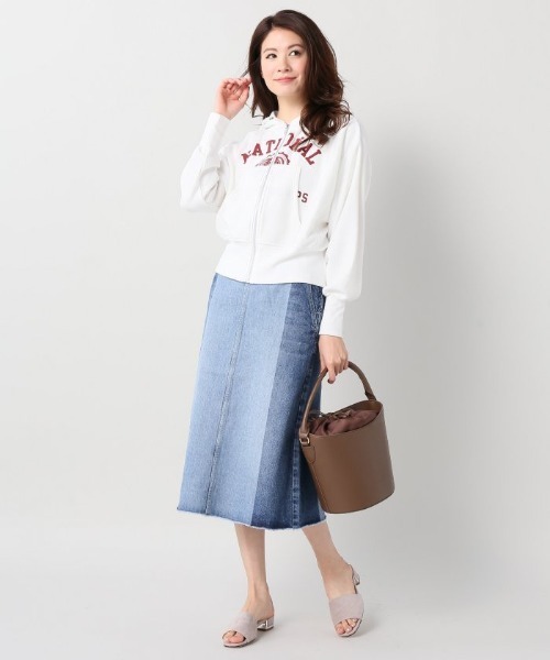 Simplicite(サンプリシテ)の「S センターロゴZIP パーカー(パーカー・レディース・ホワイト/オレンジ系その他・FREE)」の4枚目の写真