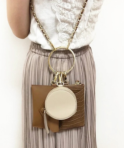 MONICA（モニカ）の「カードケースポーチ3連マルチチェーンショルダーバッグ（ショルダーバッグ・レディース・ブラック/キャメル/グレイッシュベージュ・FREE）」の6枚目の写真